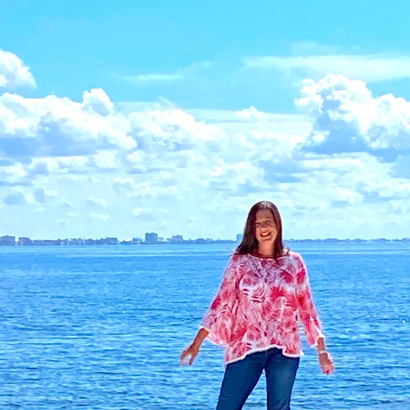 Meet your Posher, Lisa - Picture 2 of 3